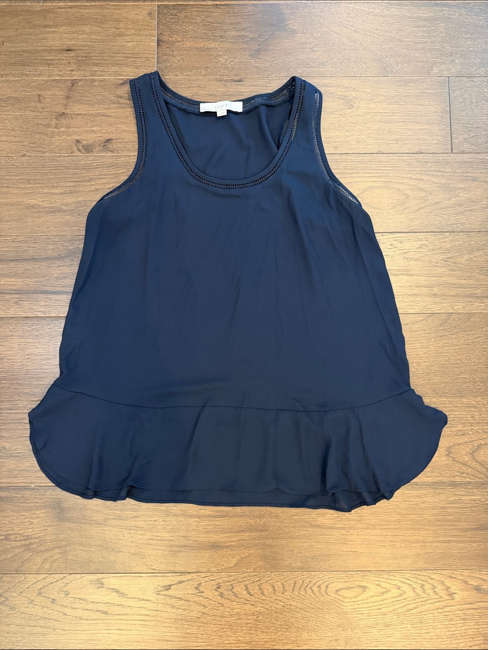 LOFT Navy Ruffle-Hem Scoop Neck Tank Small - C54-021